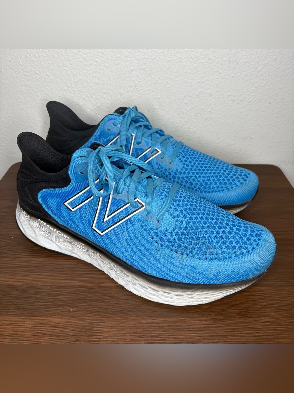 Men's Size 11 EE New Balance 1080v11 Fresh Foam Light Blue